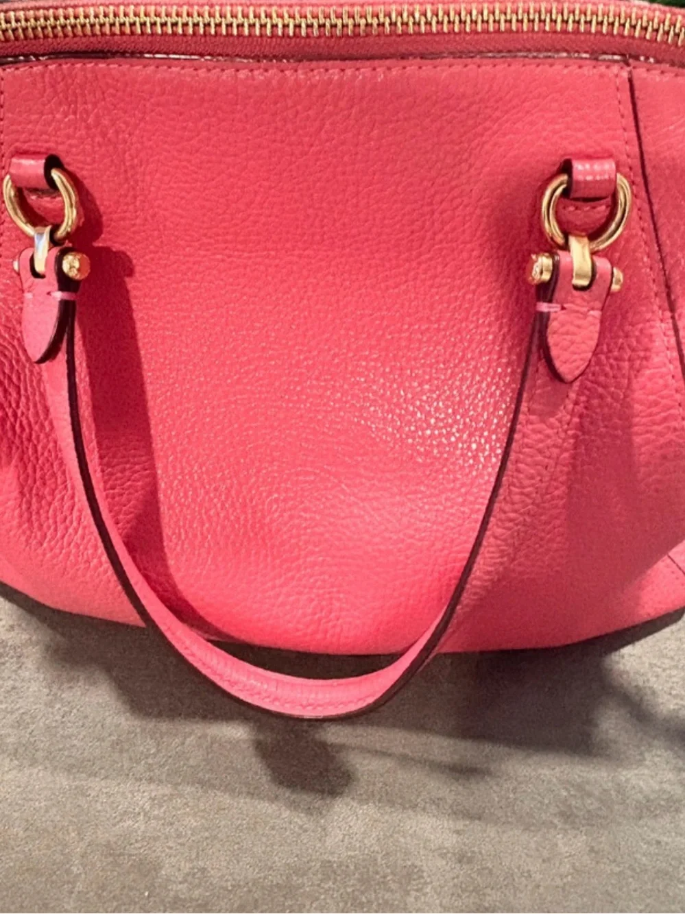 Coach beautiful pebbled
